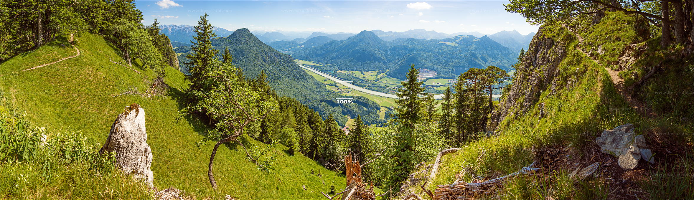 Blick vom Wanderweg ins Inntal groß und hochauflösend